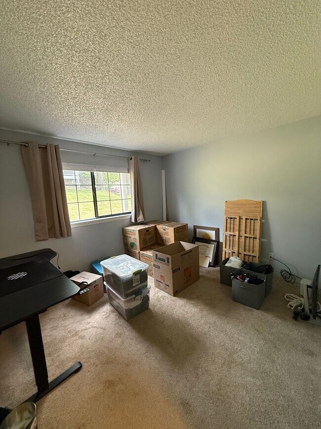Building Photo - Spacious 2bd/2ba Condo- Lakewood CO, Available 7/10/26!