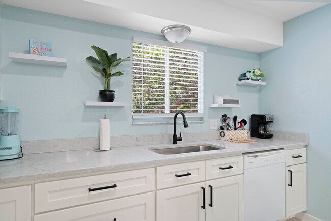 Building Photo - 1820 Rumar Ln