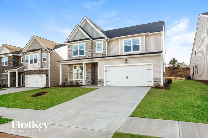 Building Photo - 558 Hillpark Ln