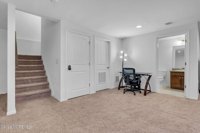 Building Photo - 2 Malcolm Way