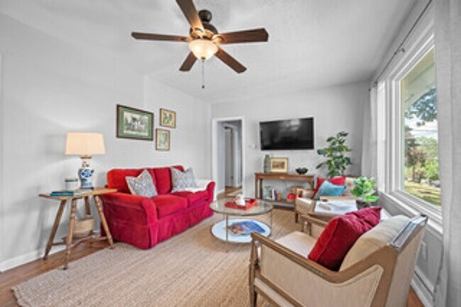 Building Photo - 3 Bedroom Home in Lynchburg