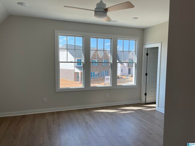 Building Photo - 4870 Silas Ave