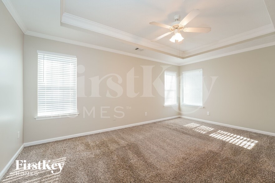 Building Photo - 5435 Yellow Pine Dr