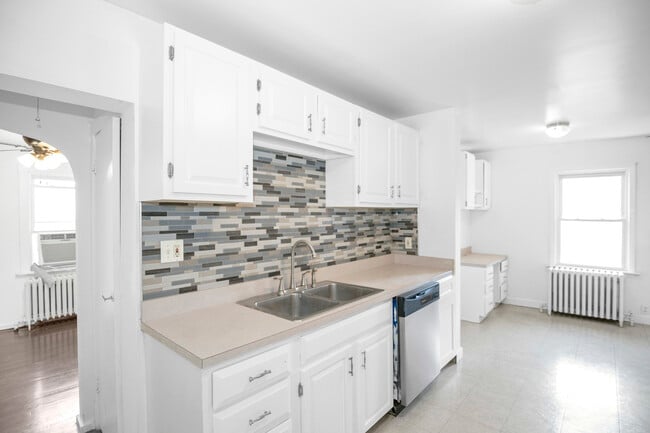 Building Photo - 235 N Ardmore Ave