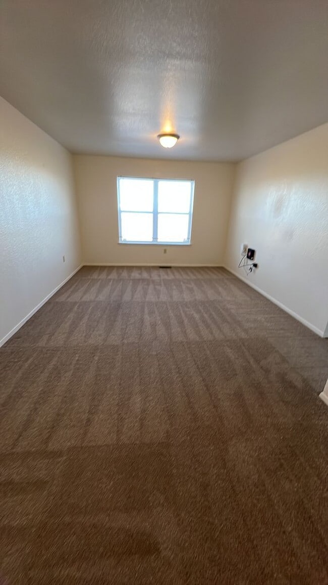 Building Photo - 1115 Dakota Dr