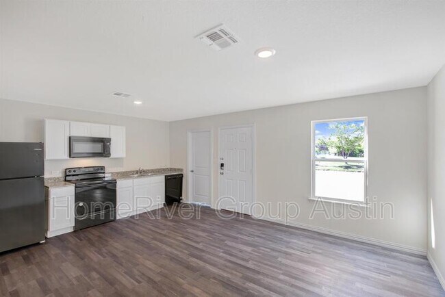 Building Photo - 410 S 12th St