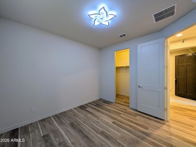 Building Photo - 5902 N 86th Dr