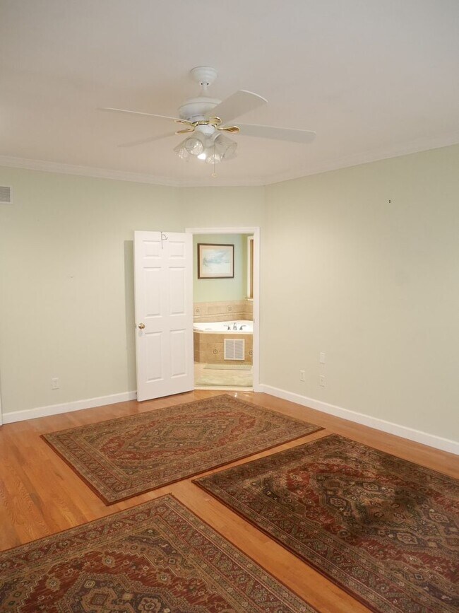 Building Photo - Elegant Coastal Home with Spacious Layout Near Lewes Beach