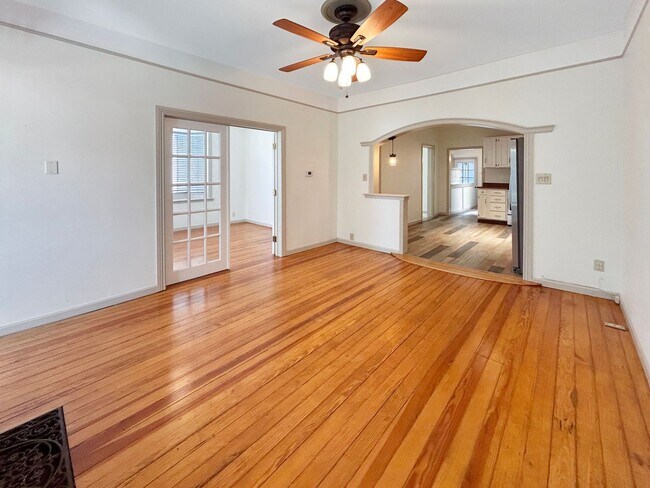 Building Photo - $0 DEPOSIT OPTION. CHARMING 3 BEDROOM WITH FENCED IN YARD AND DETACHED GARAGE IN DENVER'S BERKELE...