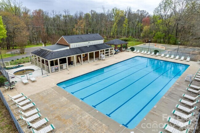 Building Photo - 7324 Killingdeer Ln