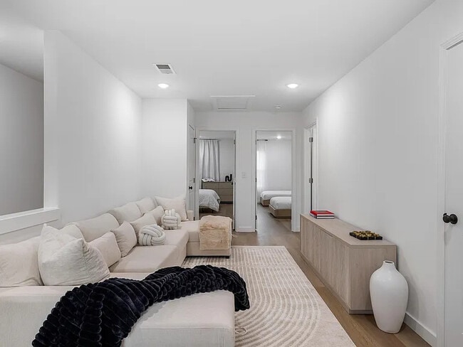 Building Photo - 126 Parris Bridge Rd