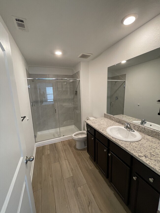 Building Photo - 10829 Emerick St