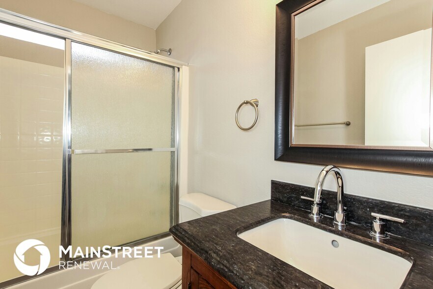 Building Photo - 7013 W Aire Libre Ave