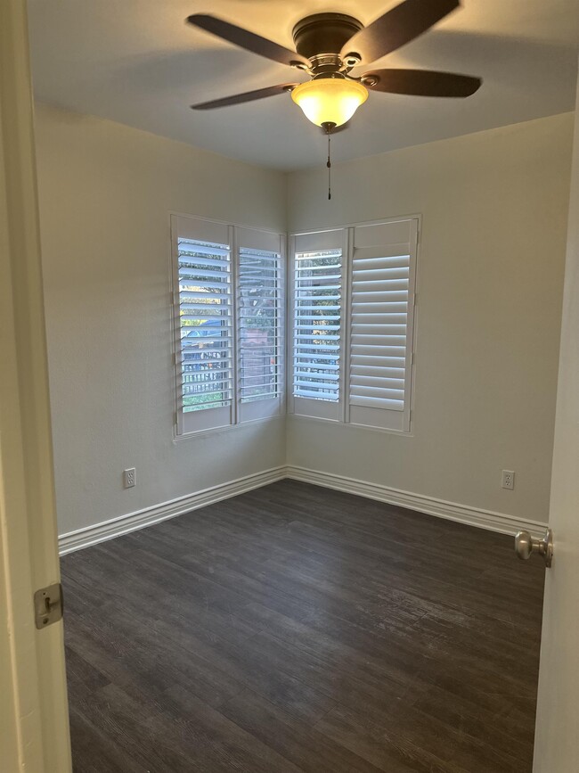 Building Photo - 529 W Santa Barbara St