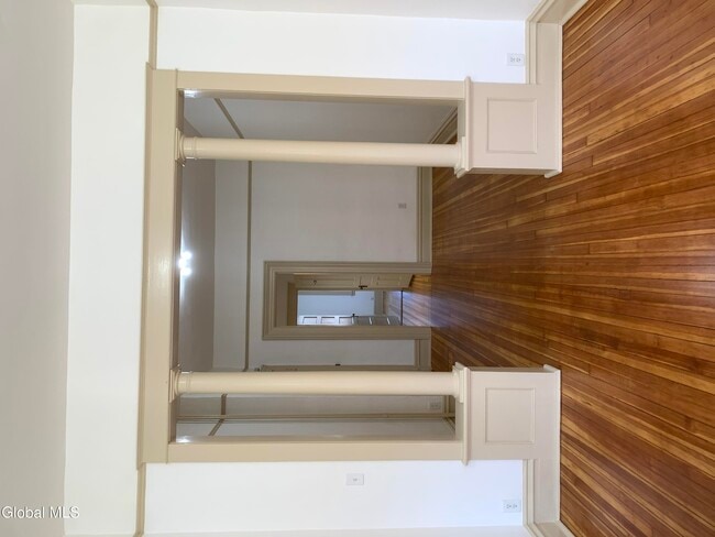 Building Photo - 292 Lark St