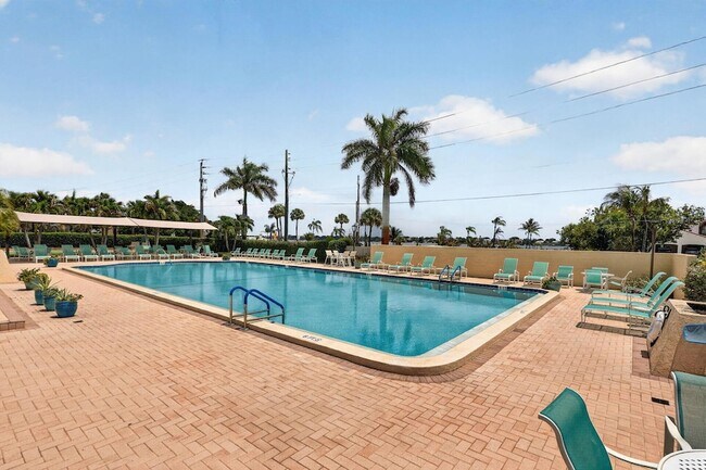 Building Photo - 1800 SE St Lucie Blvd