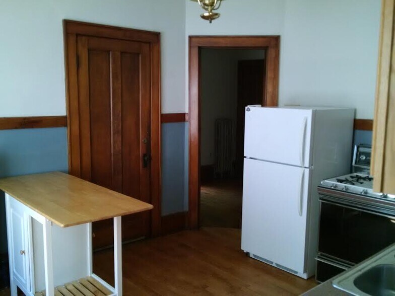 Building Photo - 2957 N Frederick Ave