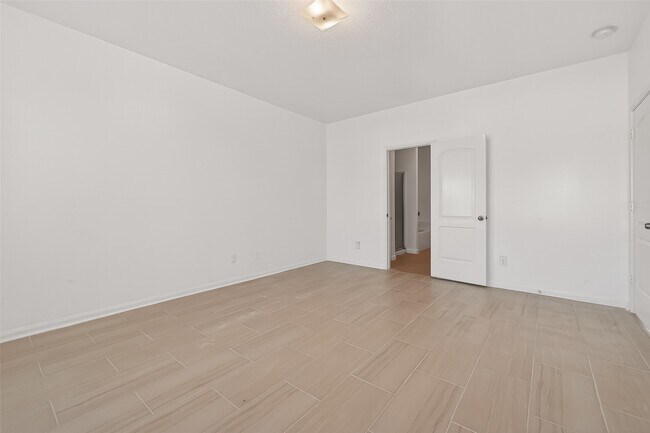 Building Photo - 20807 Echo Manor Dr