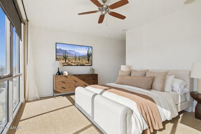 Building Photo - 15215 N Kierland Blvd