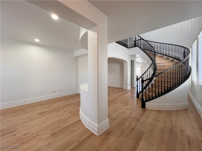 Building Photo - 599 Center Green Dr