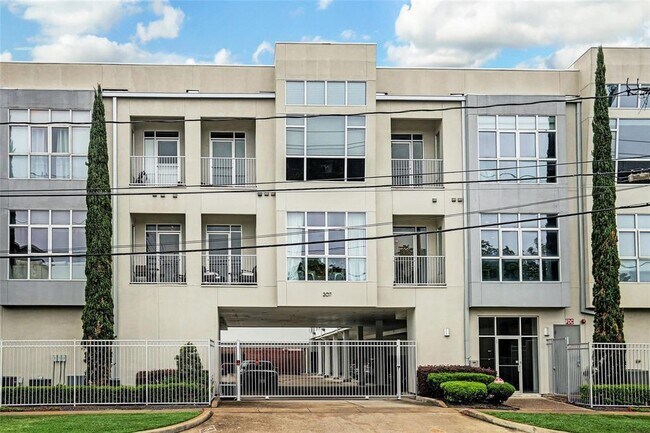 Building Photo - 207 Pierce St