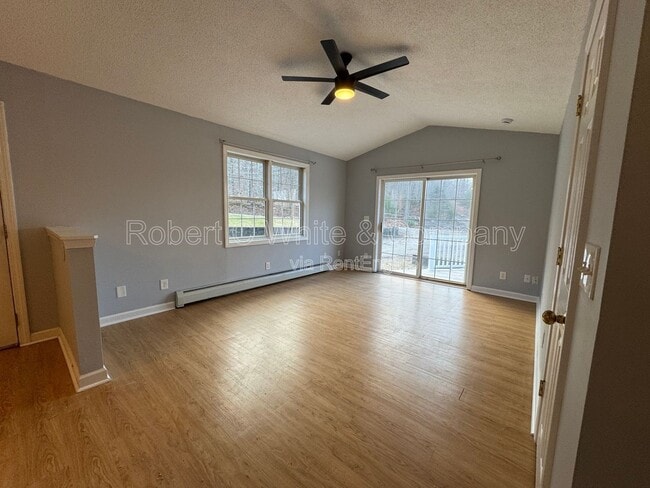 Building Photo - 94 Quiet Woods Rd