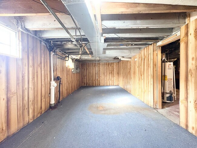 Building Photo - 1715 Marshall St