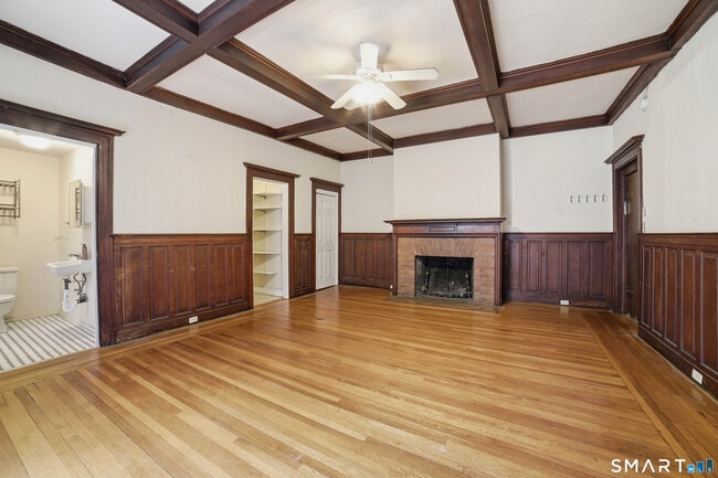 Building Photo - 382 Whitney Ave