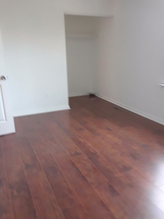 Building Photo - West End, Maymount, Fan Area