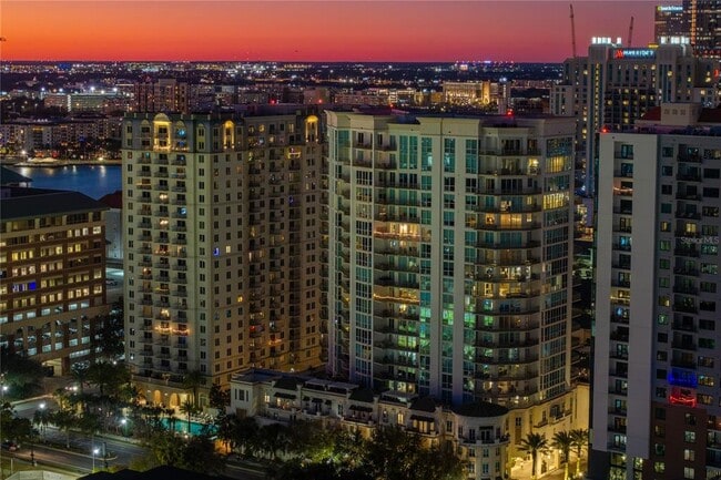 Building Photo - 450 Knights Run Ave