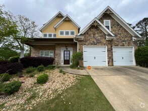 Building Photo - Riegel Pointe