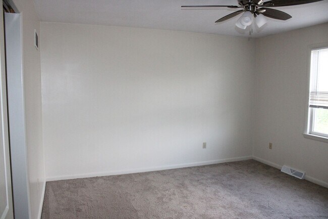 Building Photo - 267 Ark Dr