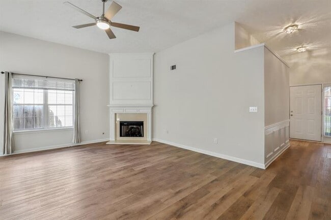 Building Photo - 2295 Winthrope Way Dr