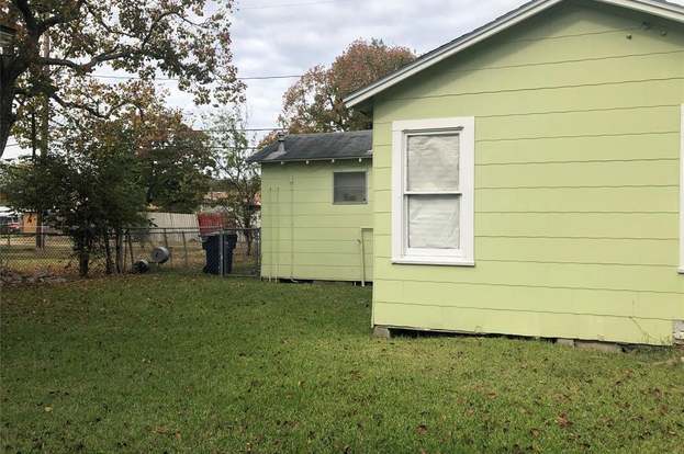 Building Photo - 502 W 8th St