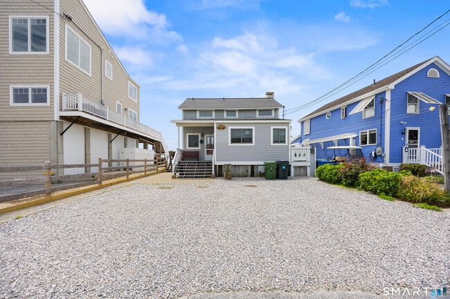 Building Photo - 33 Beach Rd W