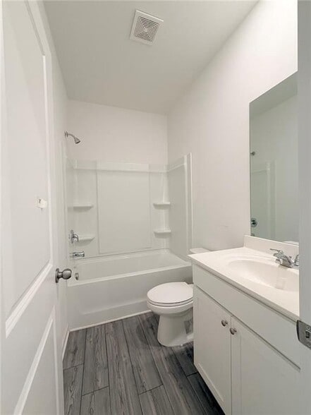 Building Photo - 711 Cordele Ln