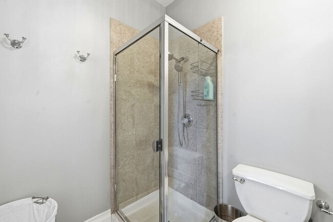 Building Photo - 657 N Carpenter St