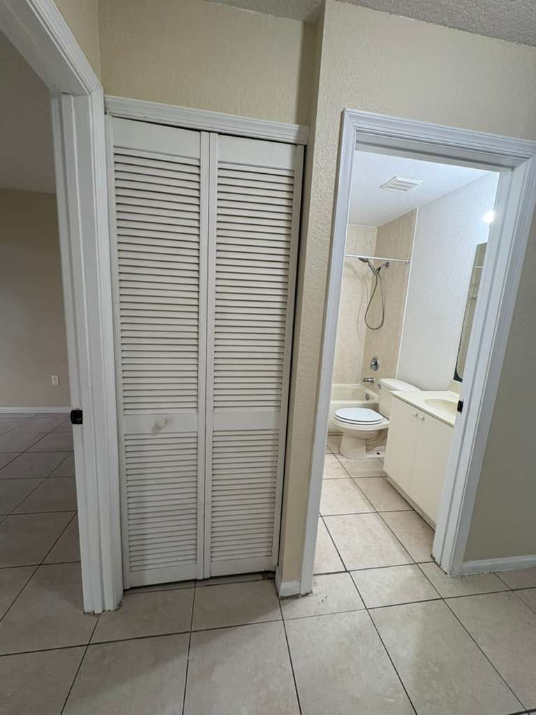 Building Photo - 2819 SE 15th Rd