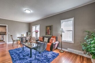 Building Photo - Newly Remodeled 1 Bed, 1 Bath House in Tre...