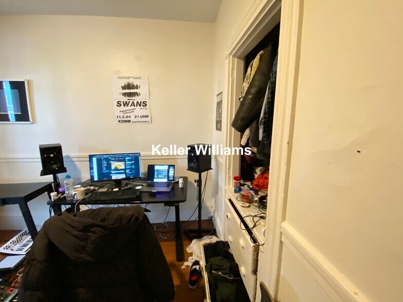 Building Photo - 140 Calumet St