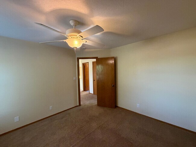 Building Photo - 9600 Allande Rd NE