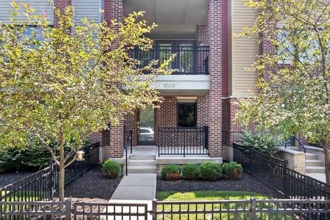 Building Photo - 1009 N Park Ave
