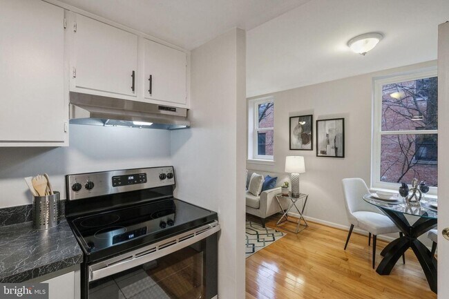 Building Photo - 1438 Meridian Pl NW