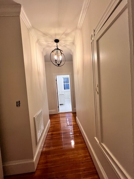 Building Photo - 175 Somerset Ave