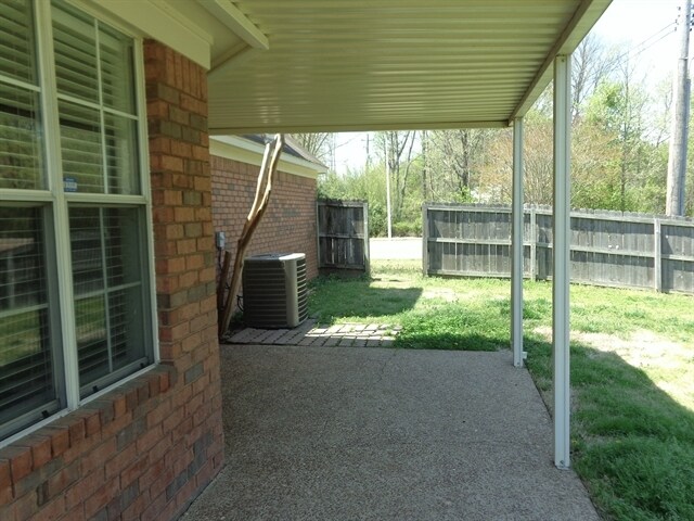 Building Photo - 6556 Brickmont Rd