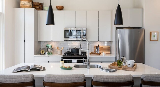 Building Photo - 333 Unquowa Rd