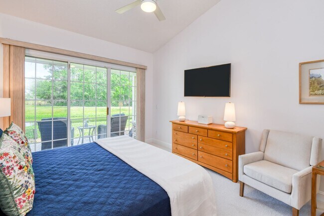 Building Photo - Luxury 3-bedroom - 4 bath with garage