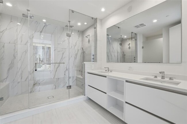 Building Photo - 400 Central Ave