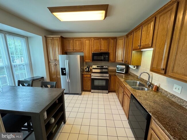 Building Photo - 9408 Regency Crest Dr
