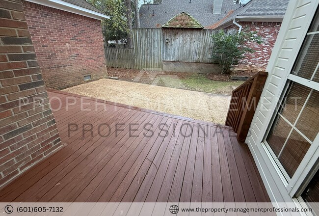 Building Photo - 600 Bay Pointe Ln